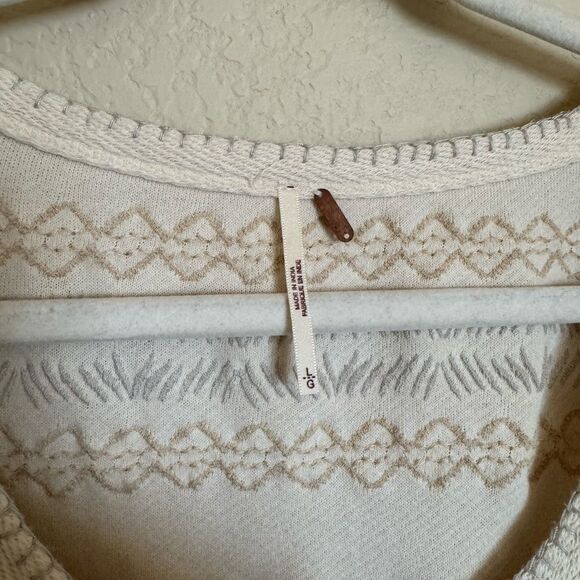 Free People Fringed Chunky Knit  Embroidered Sweater Sz Large Flare Sleeves - Picture 5 of 7